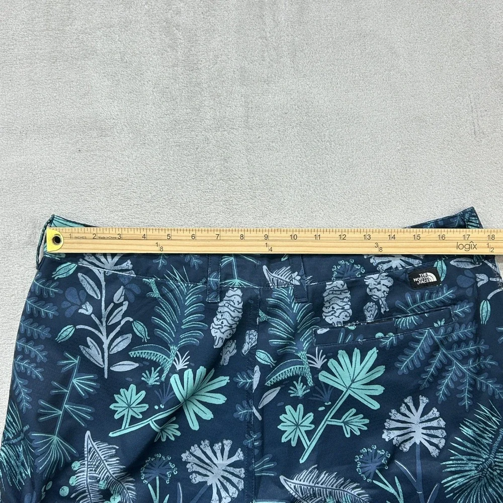 The North Face Class V Shorts Mens 36 Blue Floral Botanical NF0A3BDN Hiking